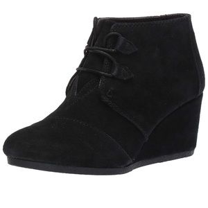 Toms kala dessert wedge suede booties